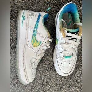 Nike air good condition size 5.5Y